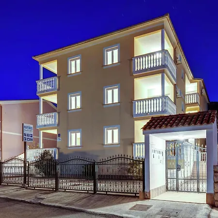 Apartman In By The Seafront Dramalj
